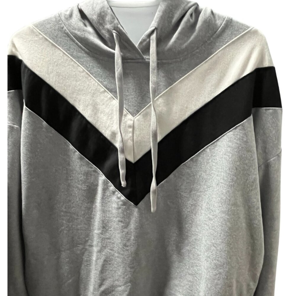 Black and White Patterned Pullover Sweater